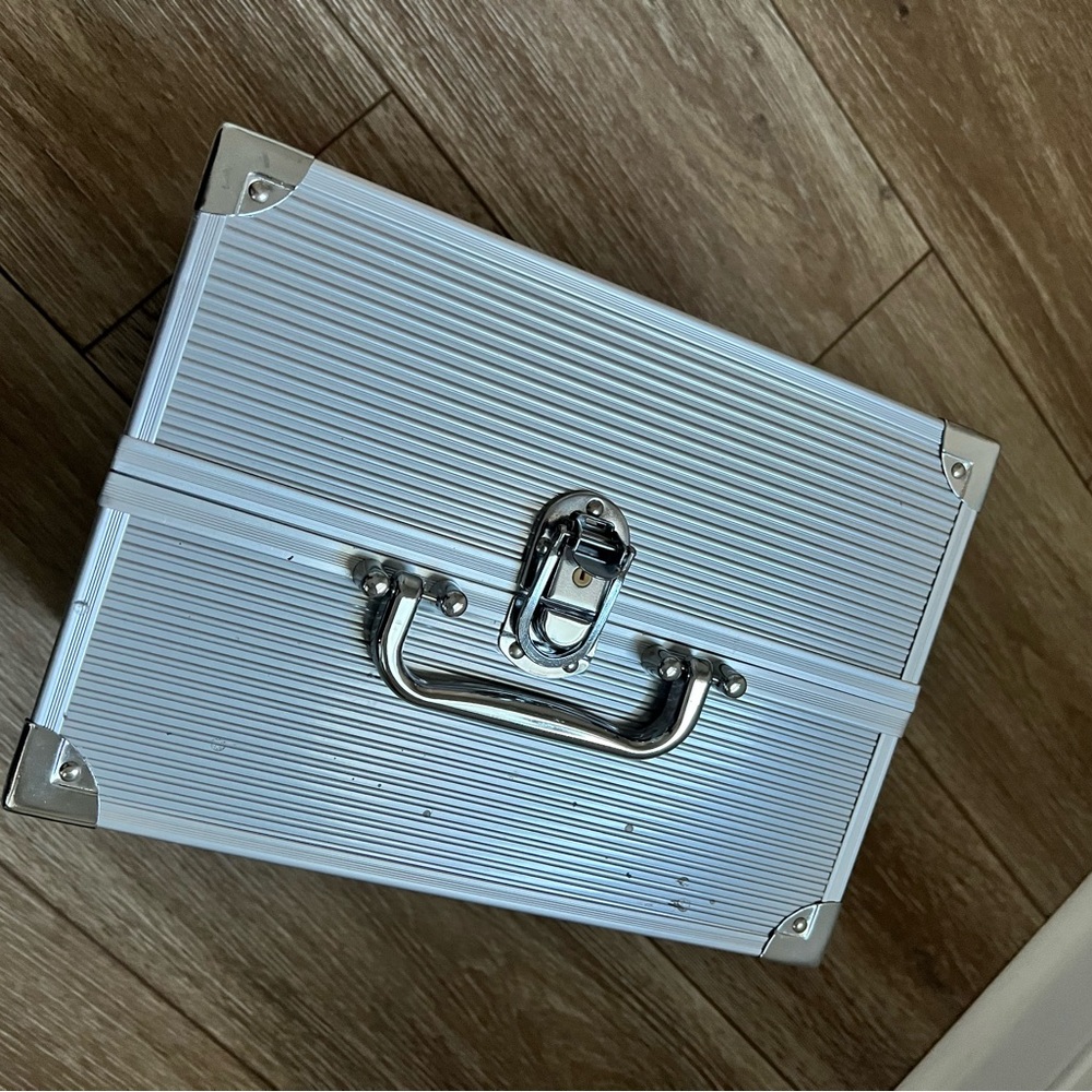 Metal make up case